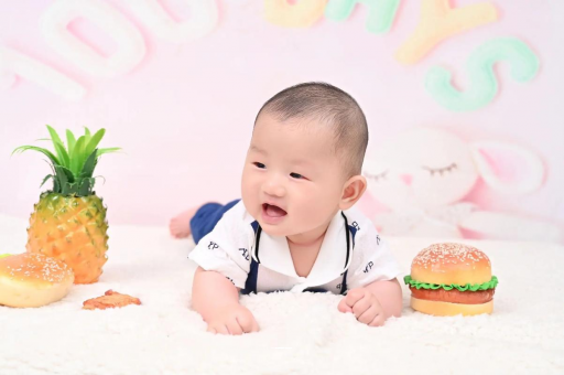 长春宝宝在妈妈肚子里